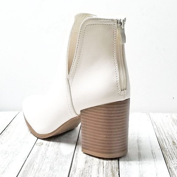 New V Cutout White Block Heel Ankle Boots Booties - Picture 3 of 3